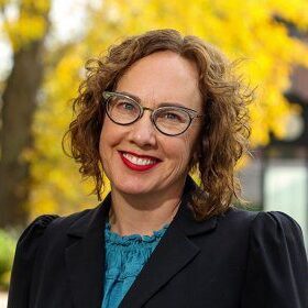 Karlyn Crowley Headshot