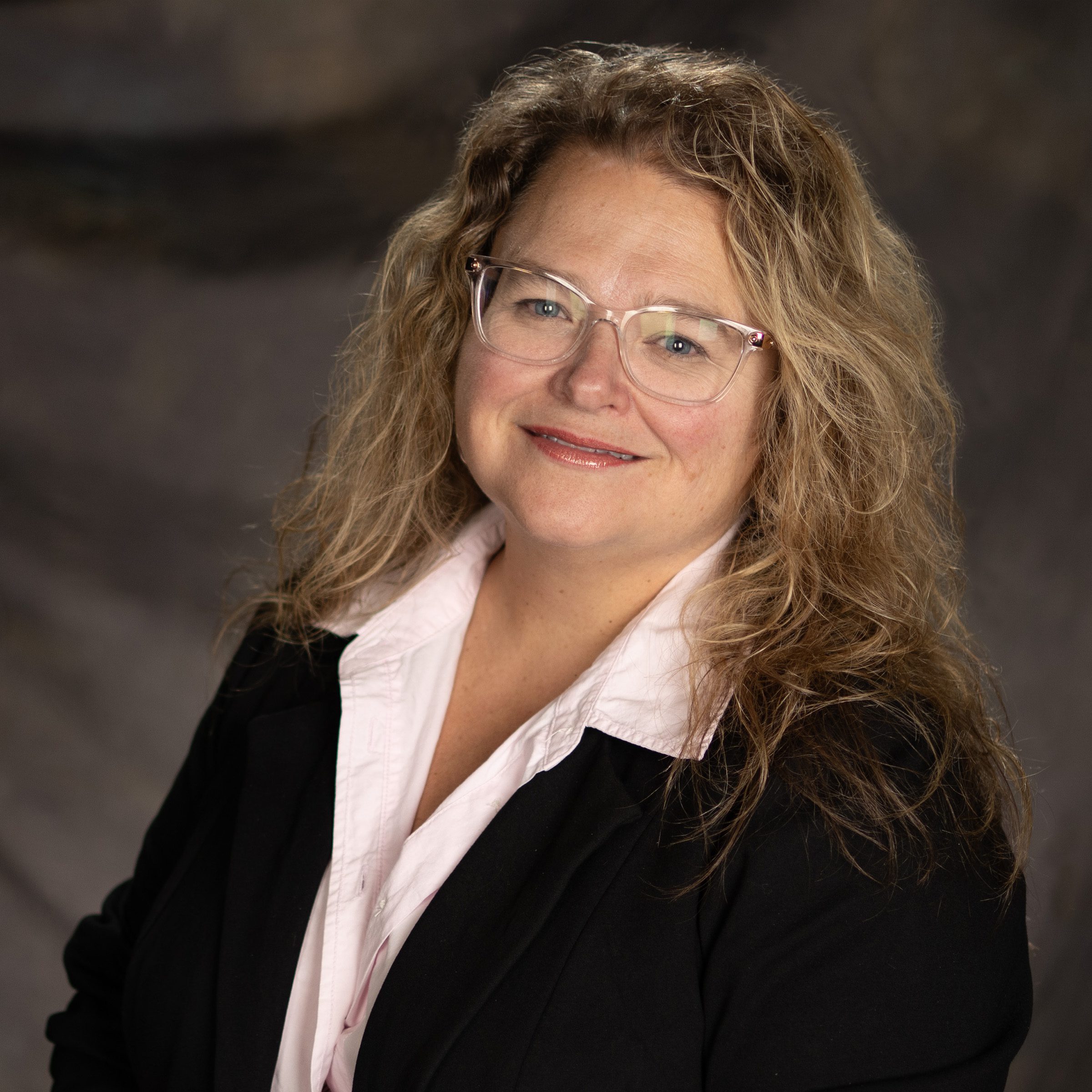 Jennifer Engelbach headshot